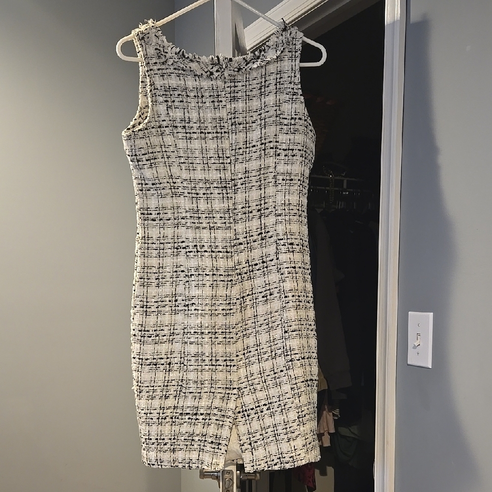 Black And White Dress Sleeveless Scoop Neck - Picture 6 of 11